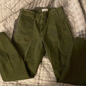Green mid rise ankle cargo pants.